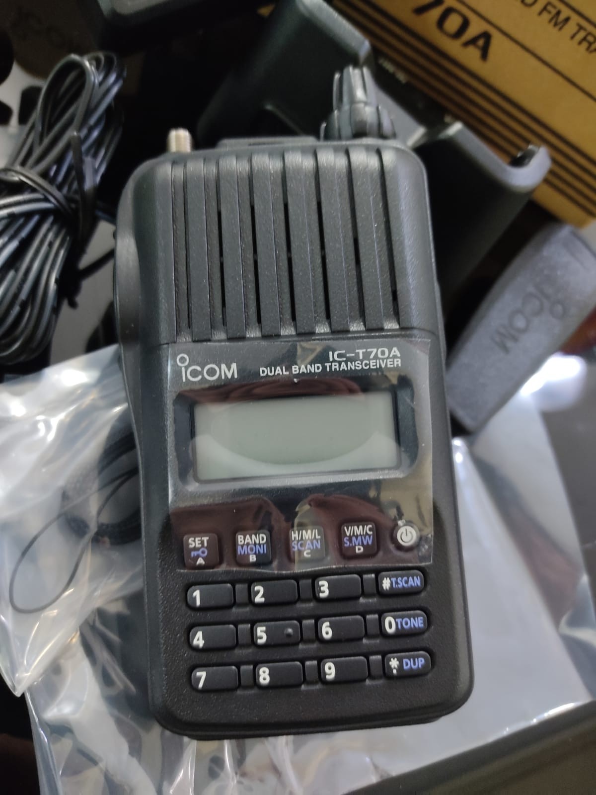 Radio HT Icom Dualband VHF/Uhf IC-T70A 5 Watts 